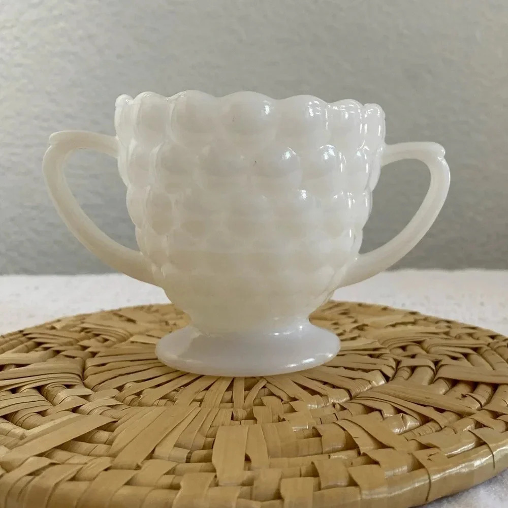 ❤️ Vintage Hobnail Milkglass Double-Handled Cup